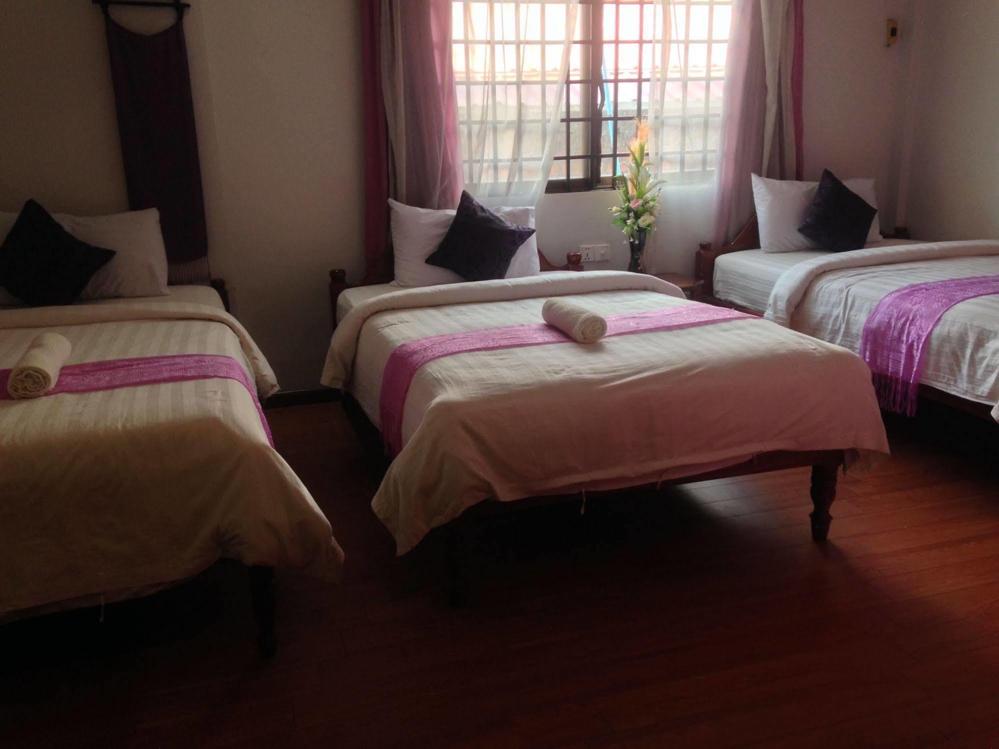 Route 66 Music Restaurant & Hostel Siem Reap Exteriör bild