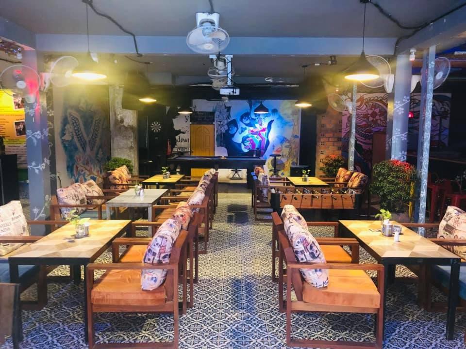 Route 66 Music Restaurant & Hostel Siem Reap Exteriör bild
